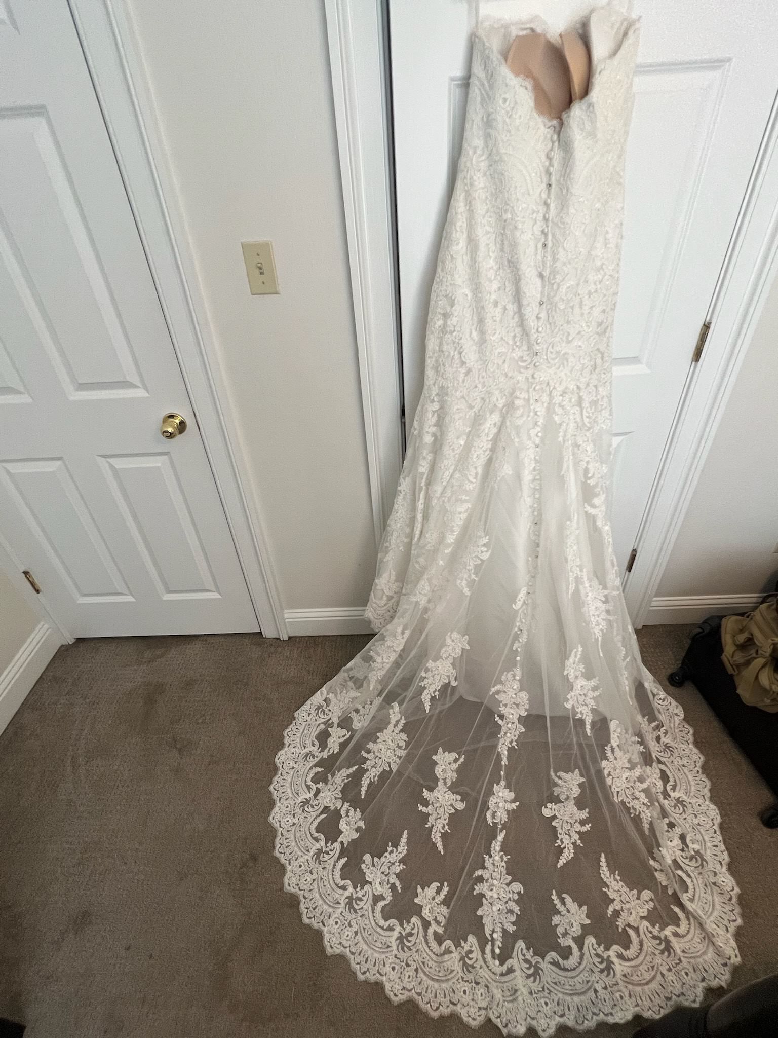 Venturas Wedding Dress!