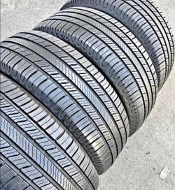 225/60/18 Micheli set de  Tires con 80% de vida las 4