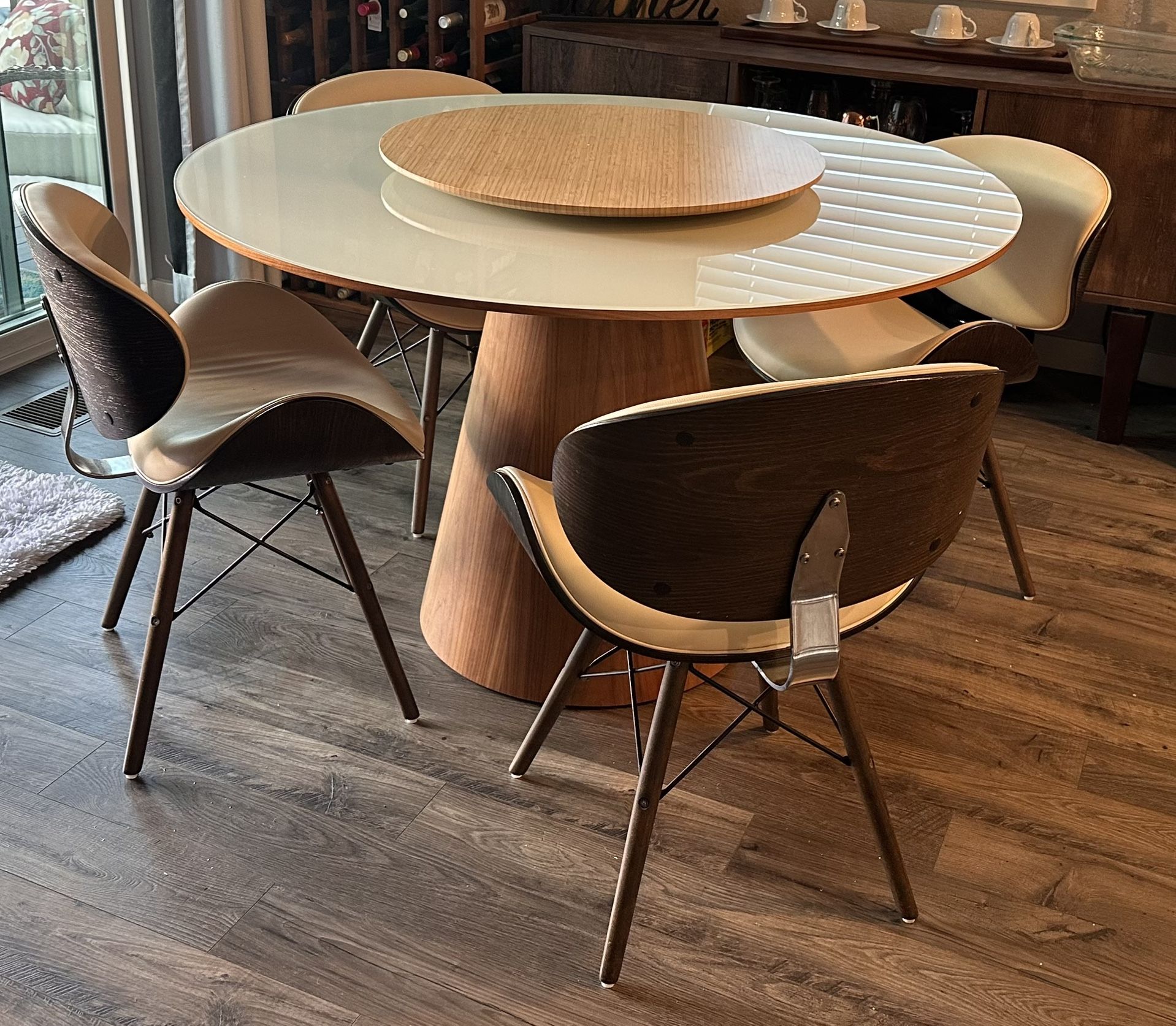 4 Chairs