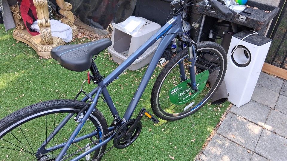 SCHWINN bike 28"