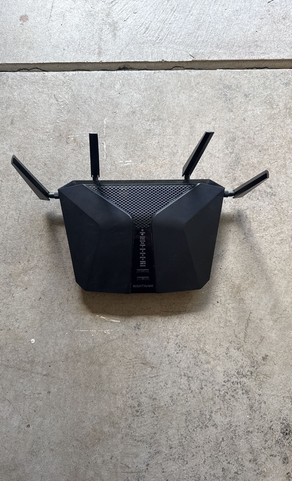 NIGHTHAWK AX5400 6 Stream Wifi Router