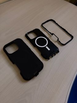 Otterbox IPhone 16 pro defender case