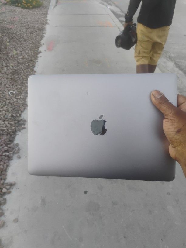 Mac Book