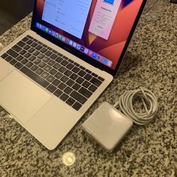 2017 Apple MacBook Pro 13 inch screen 8gb Ram 2.3 GHz Intel