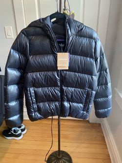 Patagonia Women’s Raven Rocks Hoody Jacket – Black – Size Small – Brand New with Tags