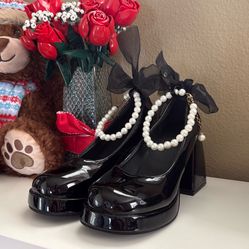 Black Mary Jane Heels (37/ 6.5-7)