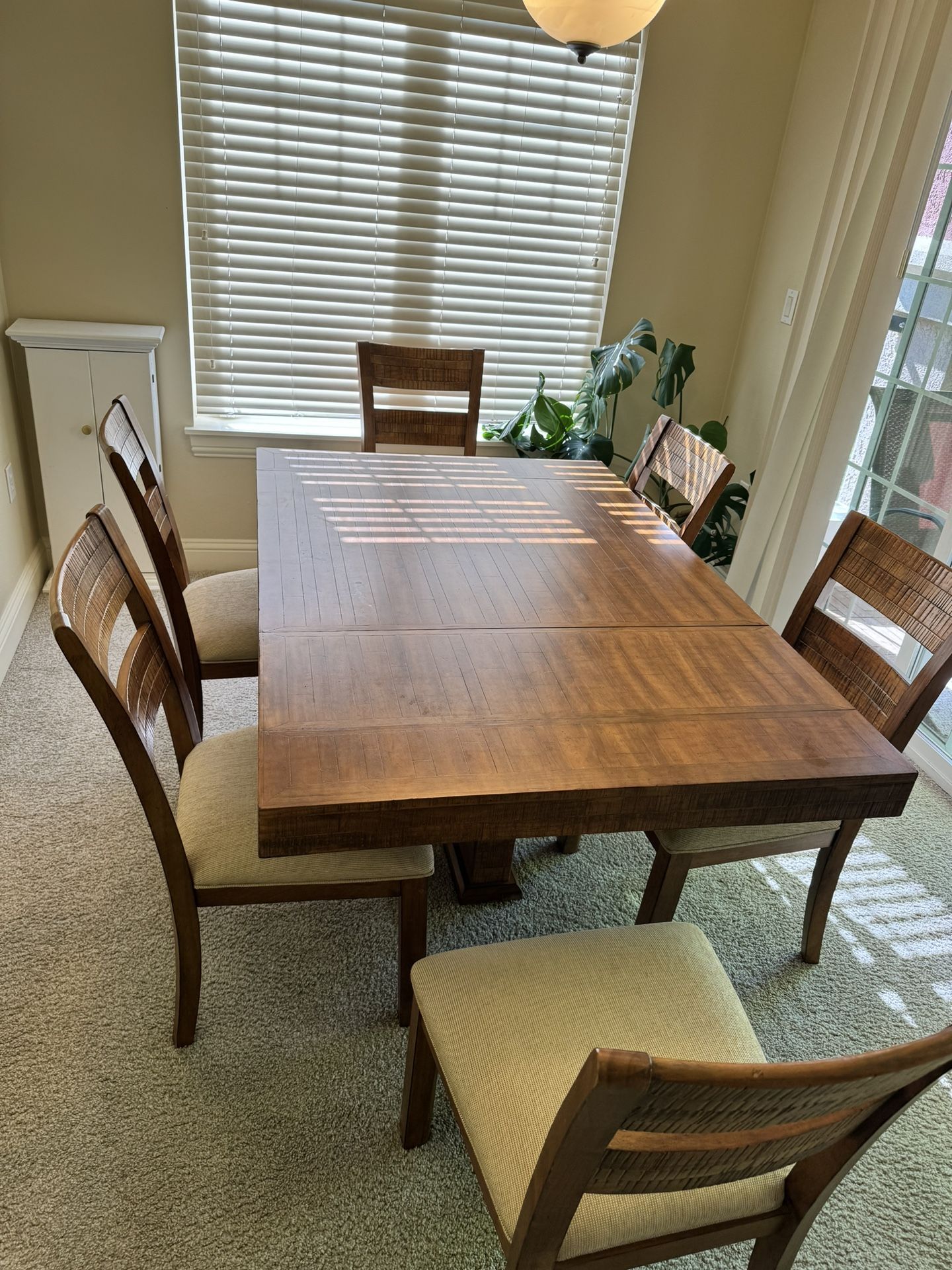 Tommy Bahama Dining Table And Chairs