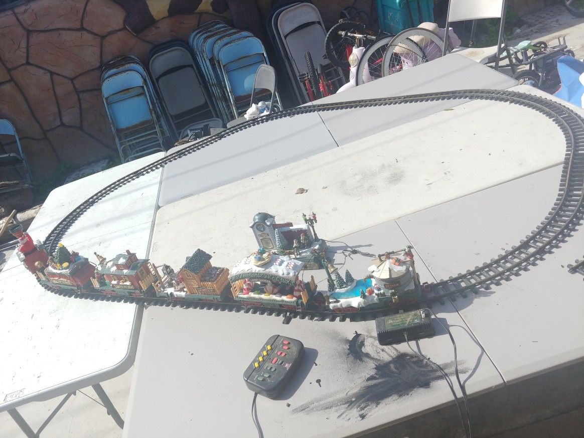Xmas tree train set