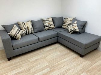 Must Go ! Brand new Sectional Couch with Pillows Available in DFW, COD