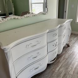 Bedroom : Dresser  Vintage $650 Or You Can Take All Set 