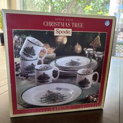 Spode Christmas Tree Dinner Set - NEVER USED!
