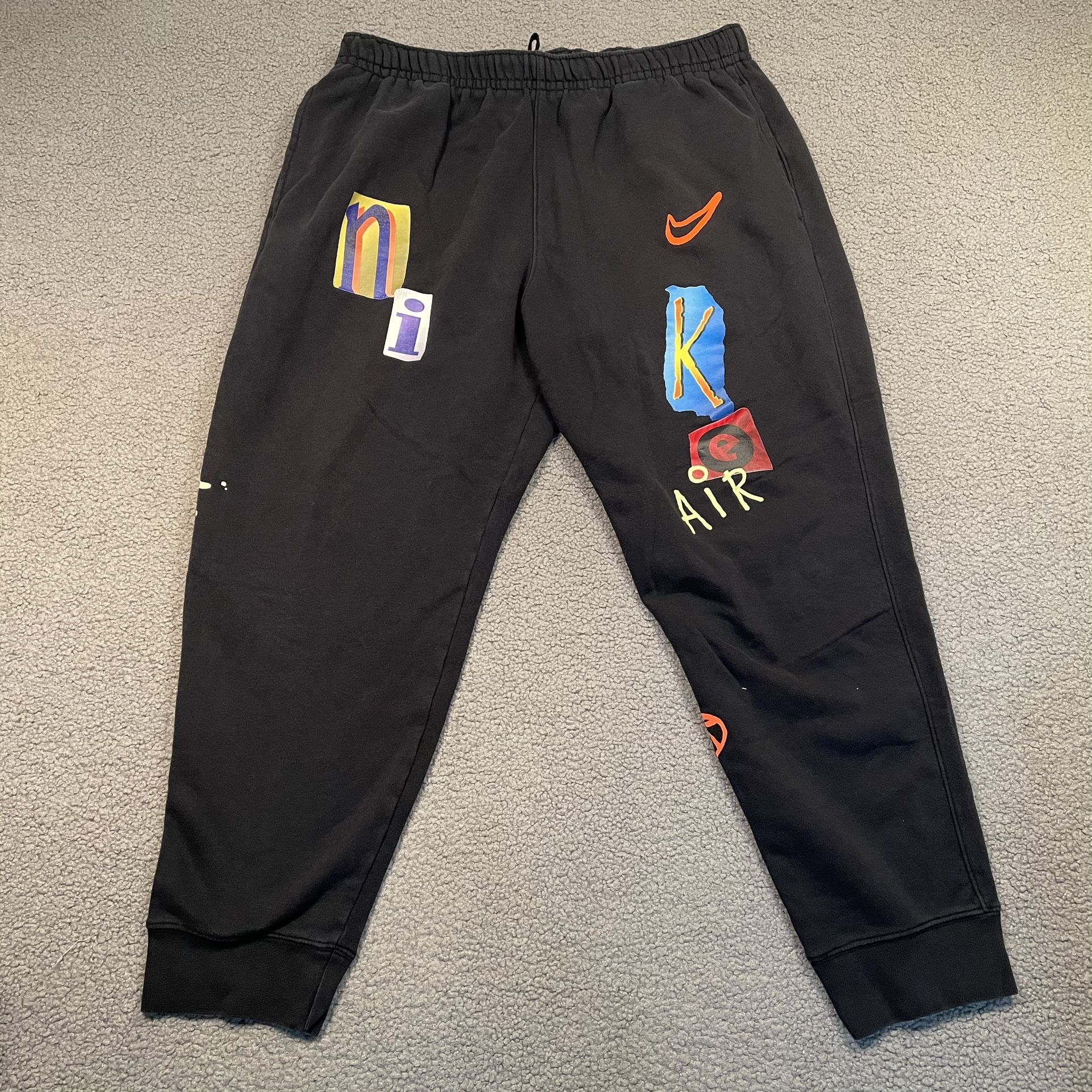 Nike Air Men’s Joggers – XL – Multicolor Letter Patch Graphic – Black Sweatpants