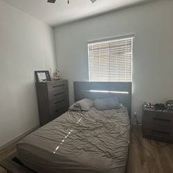 Queen Size Bedroom Set