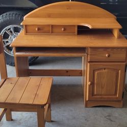 ***Child's Desk!***