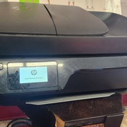 Hp OfficeJET WIFI PRINTER W/INK 