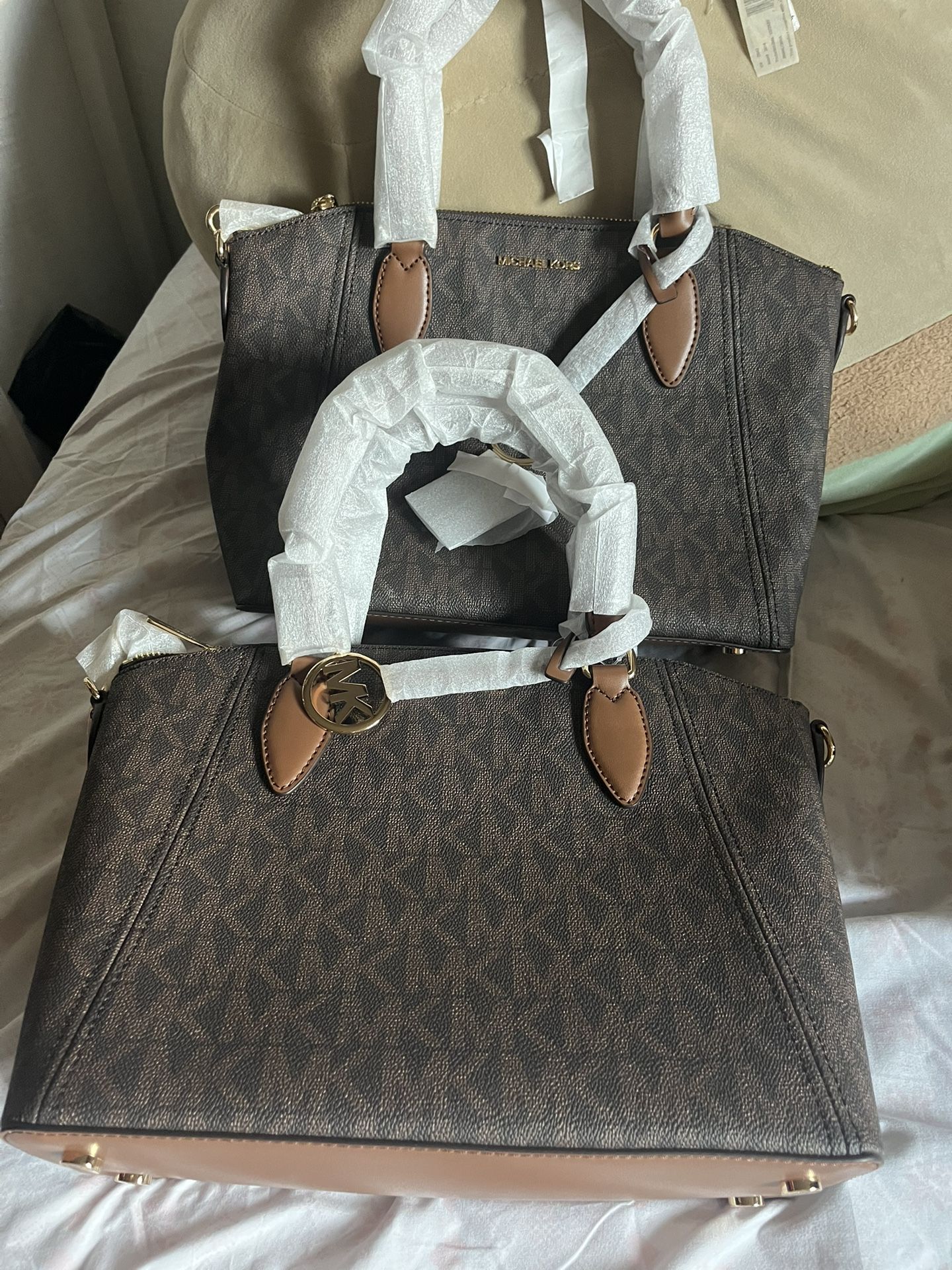 Michael Kors Purses Retail $358