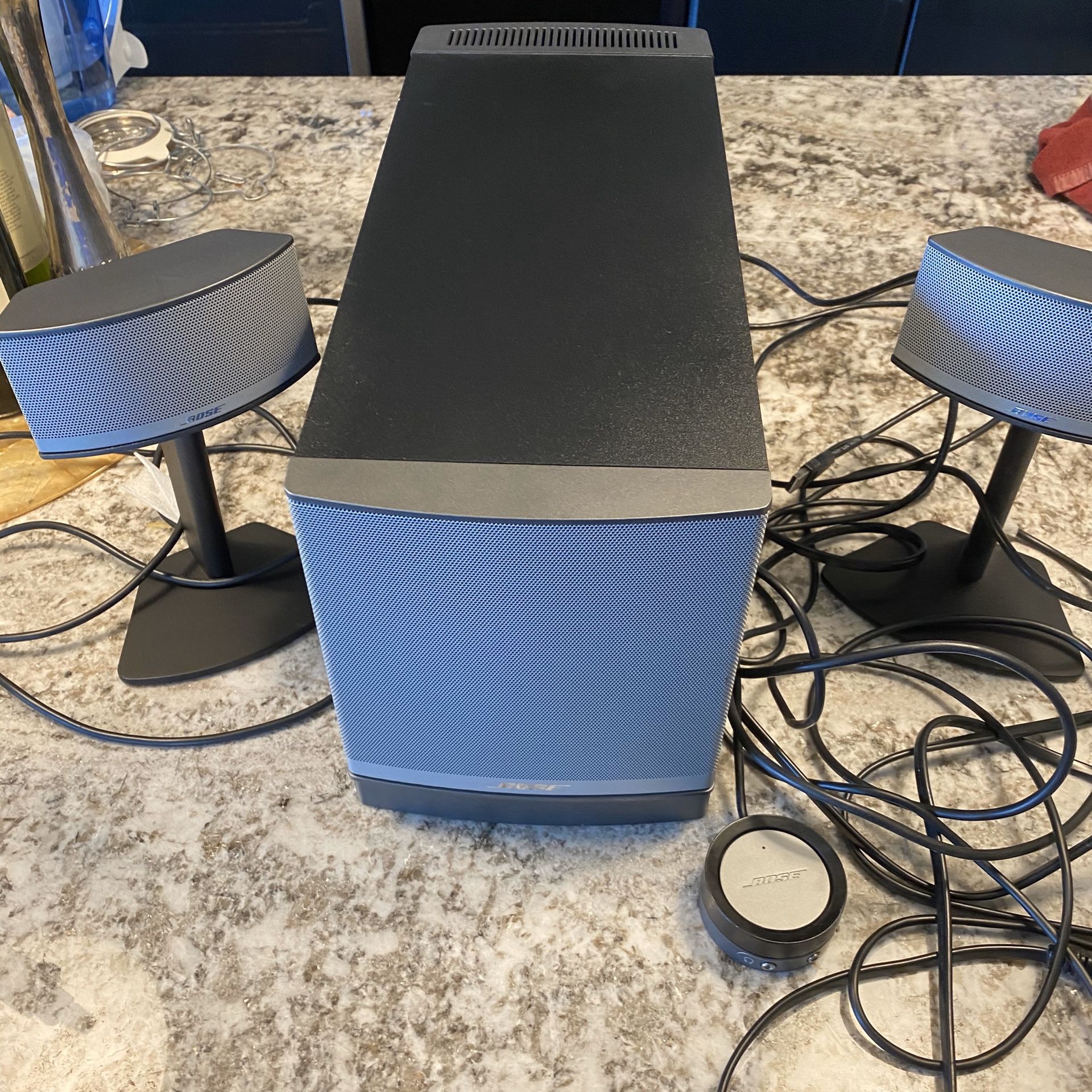 Bose companion 5 multimedia speakers system