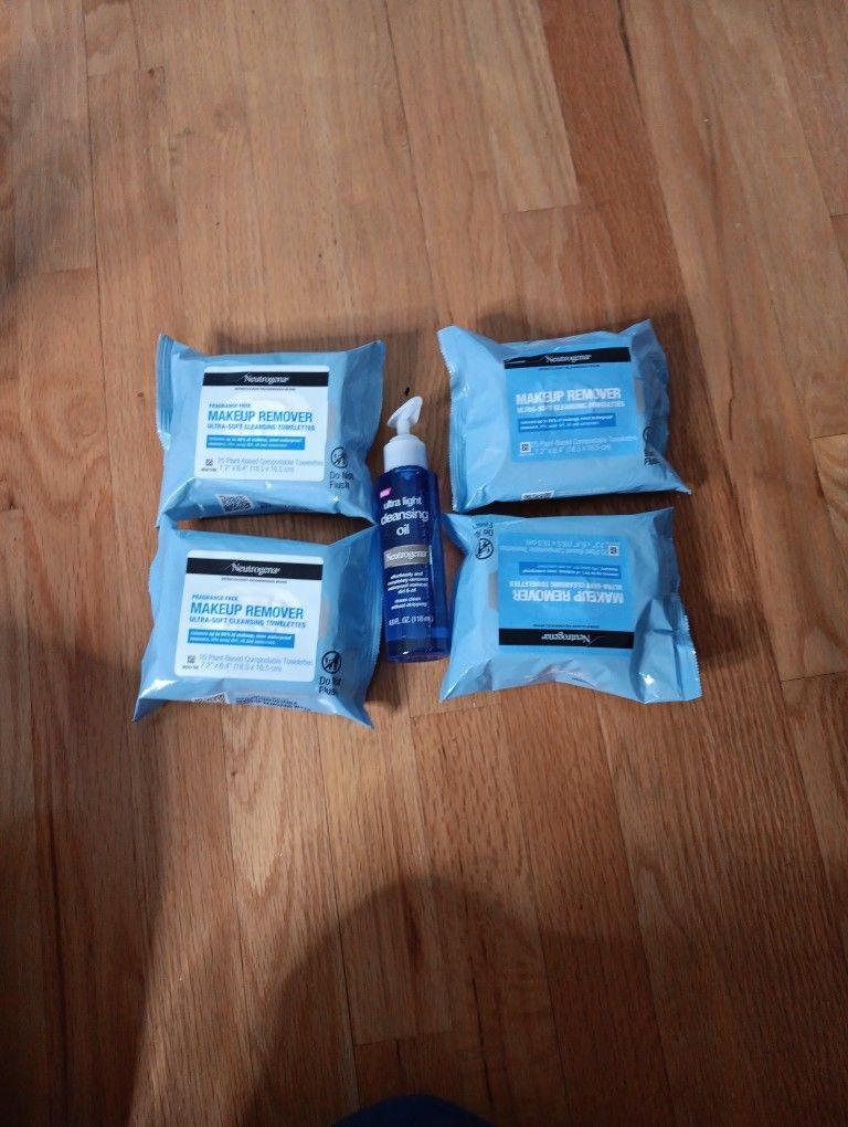 5 For $16 Neutrogena Facial Bundle