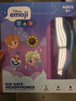 NWT kids emoji headphone