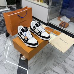 LV Trainers Black And White