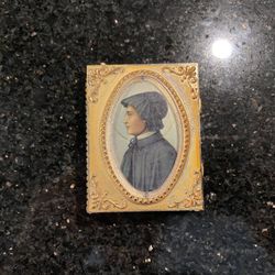 Vintage Italian Small Jewelry Box  2.25x2.75” (Fair: has chipped couple edges)