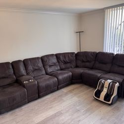 Large Reclining Sectional Sofa w/ Cup Holders – Great Condition