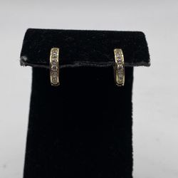 14k Huggy Earrings 