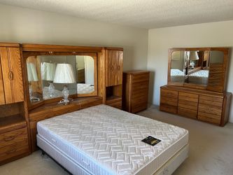 Michael Howard Oak Bedroom Collection