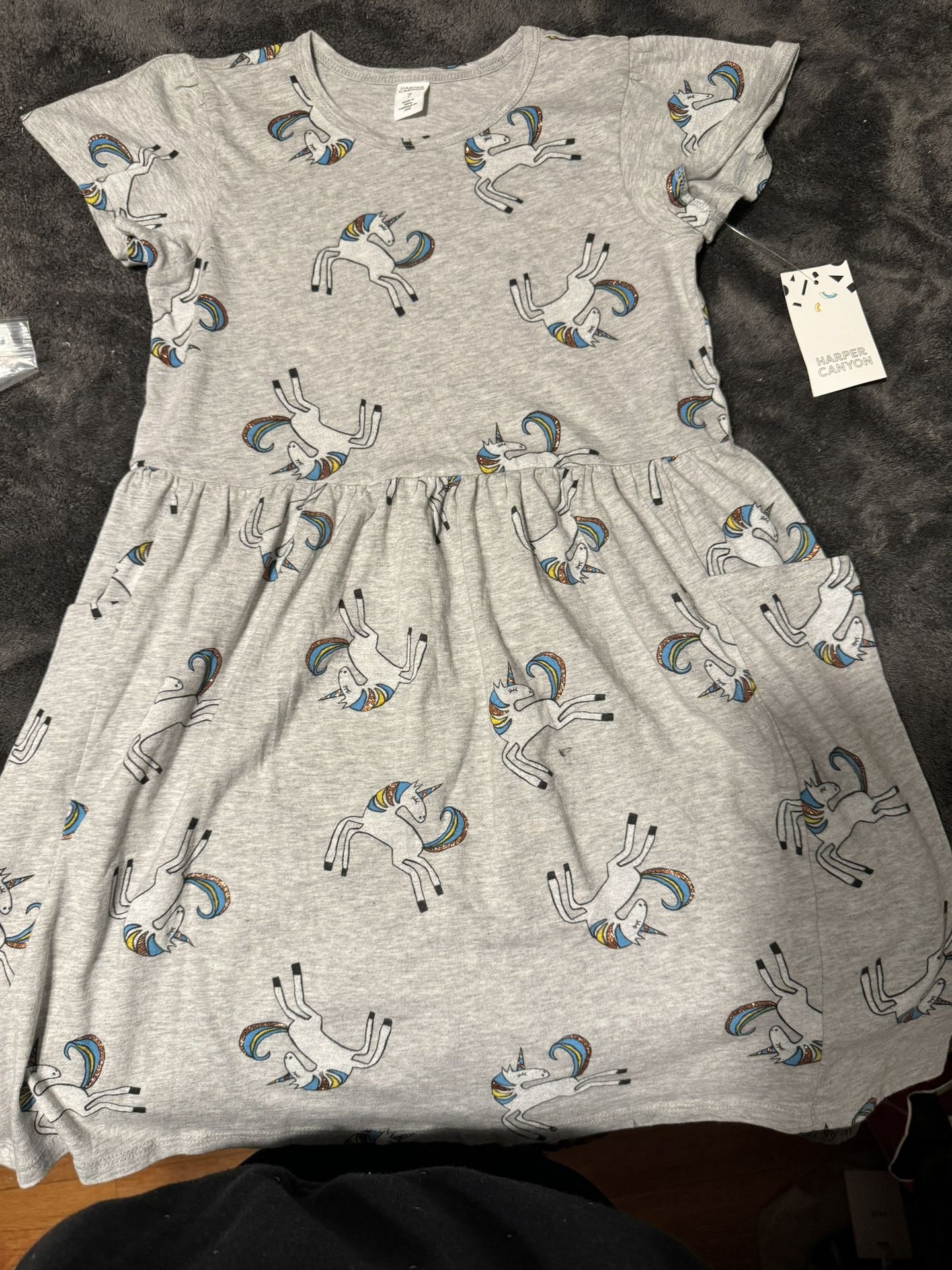 New Girl Dress Size 7 With Unicorns 