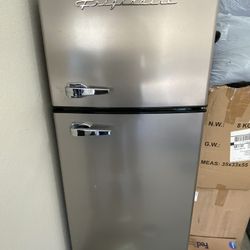 Frigidaire Retro Style Refrigerator with Freezer
