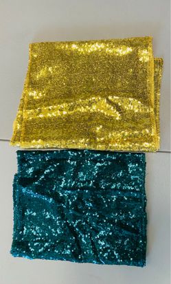 Sparkling gold and green table runners