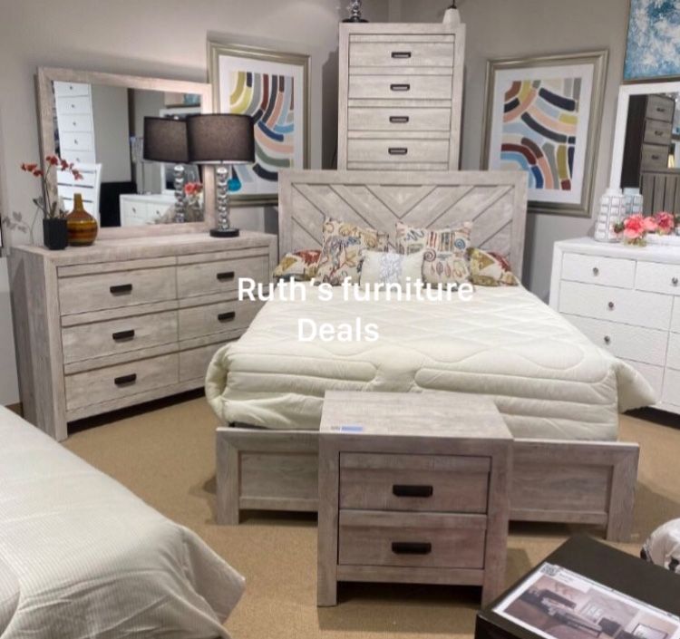 Beautiful: 4-Pc Bedroom Set: Queen Bed, Dresser, Mirror & Nightstand Light Gray ( Not Including Mattress)
