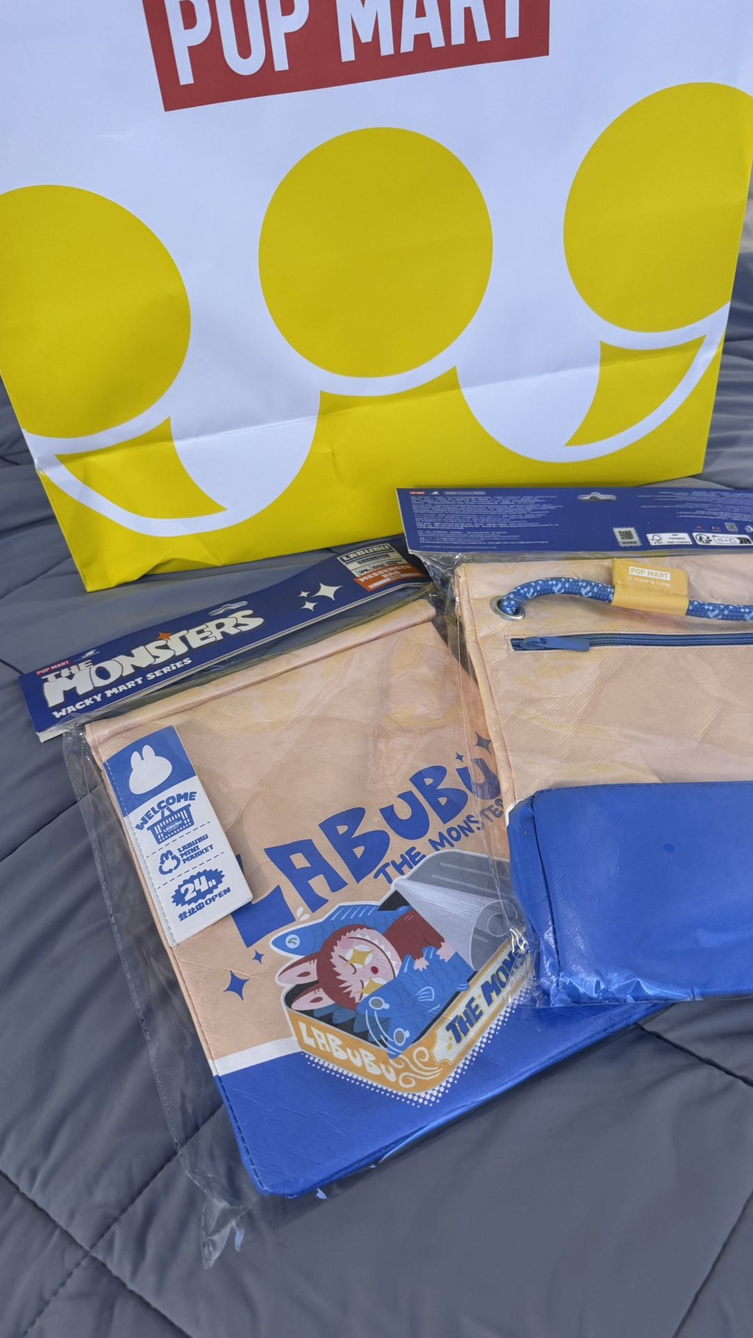 Labubu Wacky Mart Messenger Bag Pop Mart