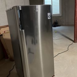 lg mini fridge with freezer lronc0605v 