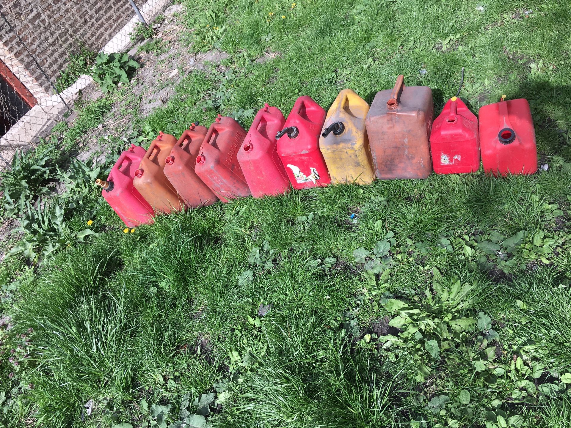 5 gallon gas cans