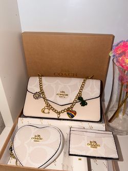Handsbags