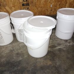 Plastic Bucket 5 Gallons With Lids Cap