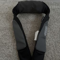 Cordless heat neck massager