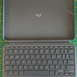 Logi Tech iPad 11 air Case With Keyboard 