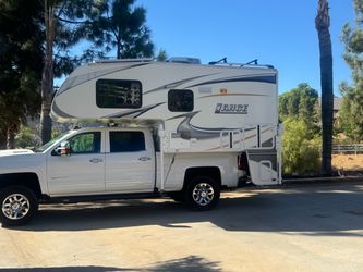 2009 lance camper