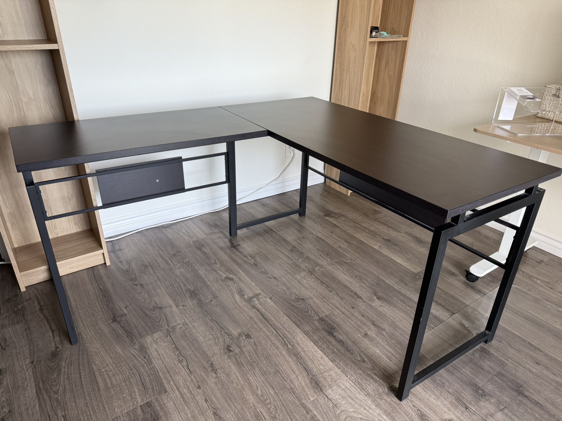 BLACK L SHAPED DESK