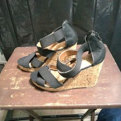 Women's Charming Wedge Heel Sandals. Size 10.
