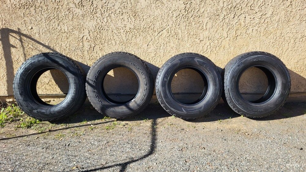 4 Goodyear Kevlar Wrangler LT Tires 275/70R18