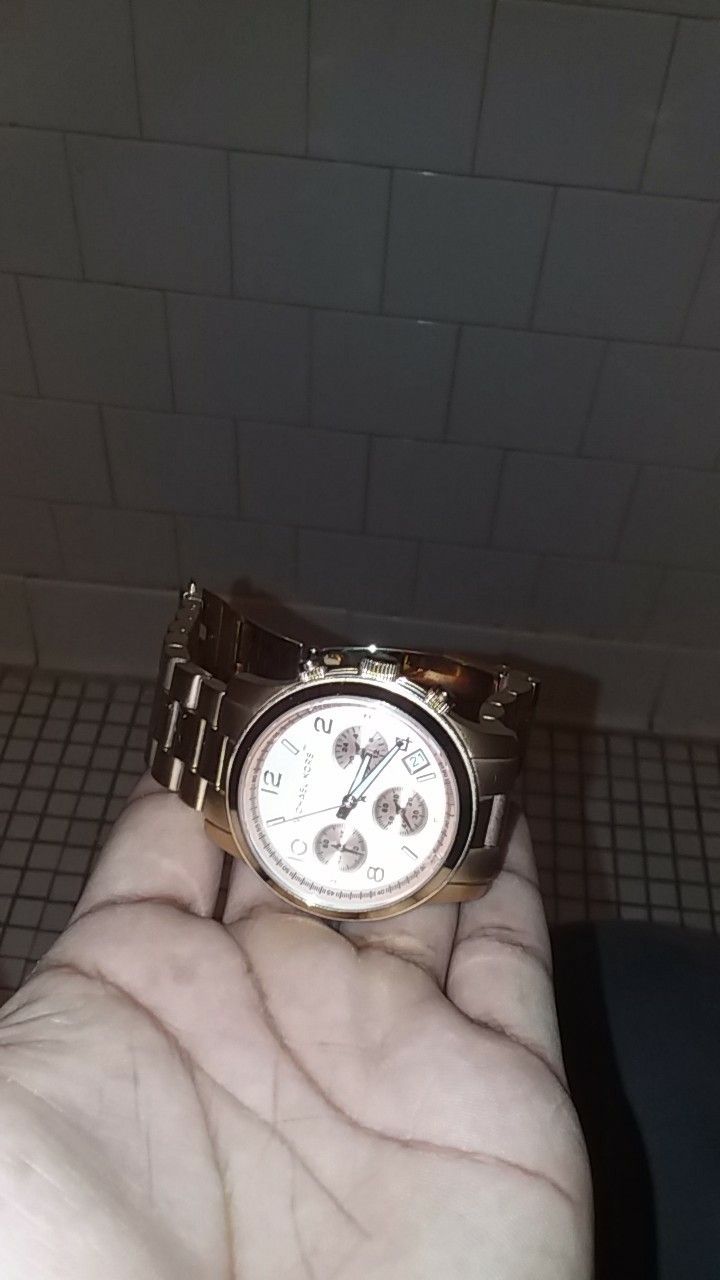 Mk watch