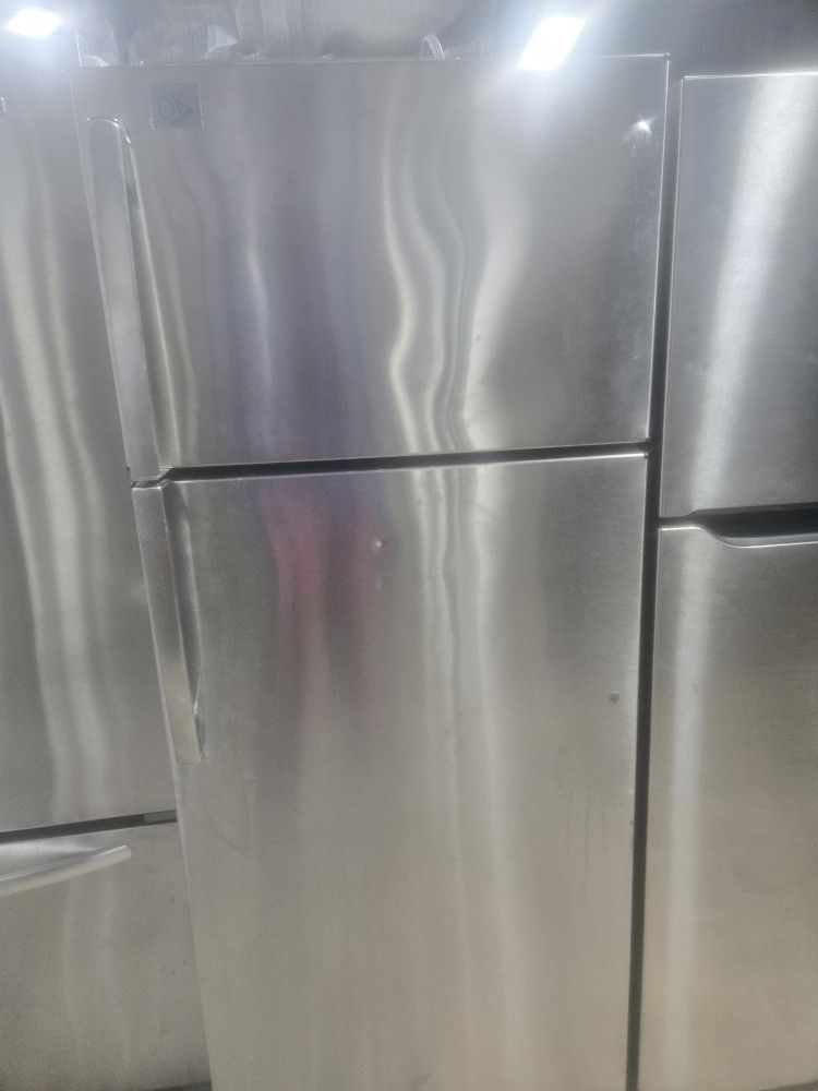 Ge Stainless Steel Fridge Top Freezer Apartment Size