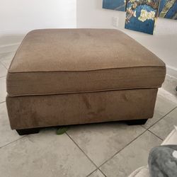 $15 Storage ottoman