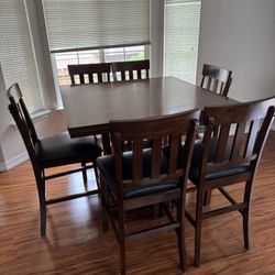 High end counter height Dining Set (6 Barstools)