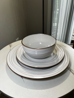 New Gbhome 12-Piece Ceramic Dinnerware Set - Service for 4