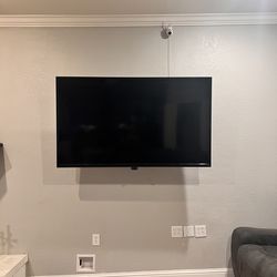 Visio 100” HD Flat screen TV