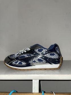 navy blue bottegas